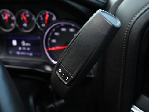Used 2019 Chevrolet Silverado 1500 LTZ AWD/4WD image 17