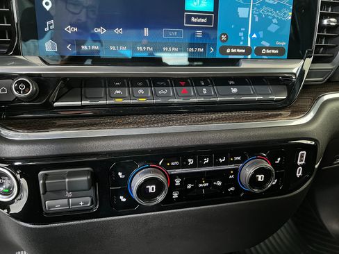 Used 2025 Chevrolet Silverado 1500 LT w/ Work Truck Package AWD/4WD image 15