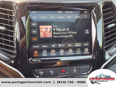 Used 2021 Jeep Cherokee Limited image 23