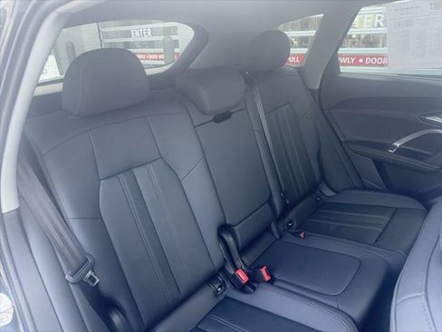 Used 2025 Audi Q5 Premium w/ 19" Wheel Package AWD/4WD image 11