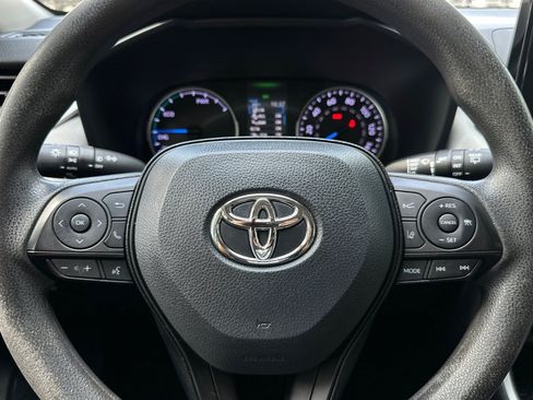 Used 2021 Toyota RAV4 XLE AWD/4WD image 10
