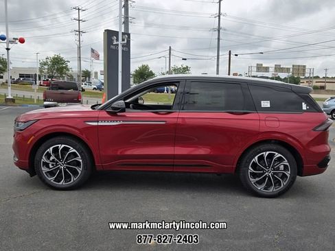 New 2026 Lincoln Nautilus Reserve AWD/4WD image 2
