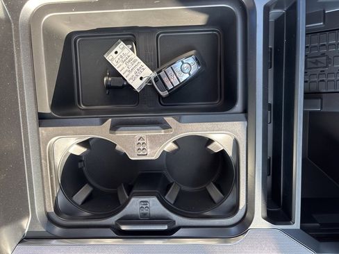 New 2026 Ford F250 Platinum w/ FX4 Off-Road Package image 24