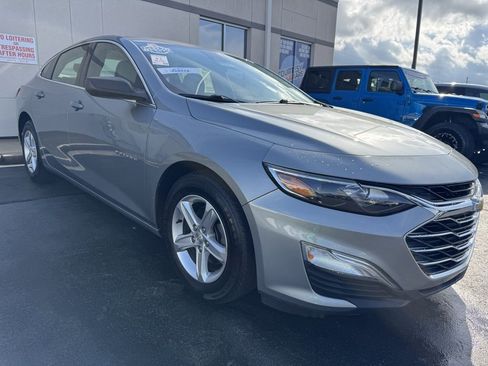 Used 2023 Chevrolet Malibu LS image 2