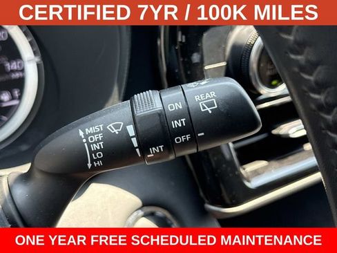Used 2023 Toyota Highlander LE AWD/4WD image 25