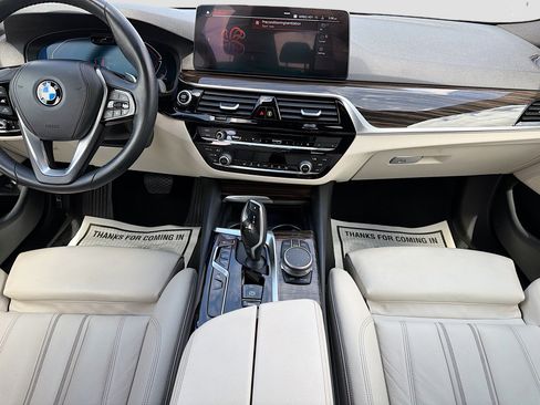 Used 2021 BMW 540i w/ Premium Package image 19