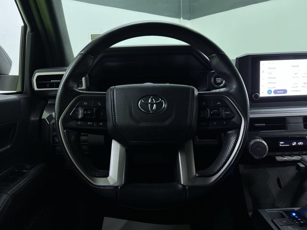 Used 2025 Toyota 4Runner SR5 AWD/4WD image 19