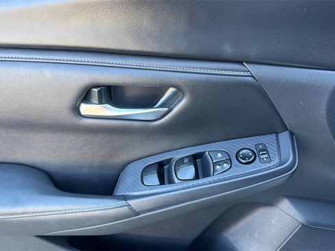 Used 2024 Nissan Sentra SV image 10