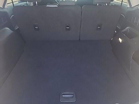 Used 2020 Ford Edge SE image 11