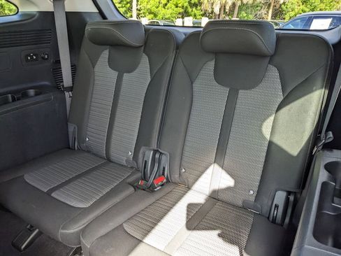 Certified 2025 Kia Sorento LX image 20