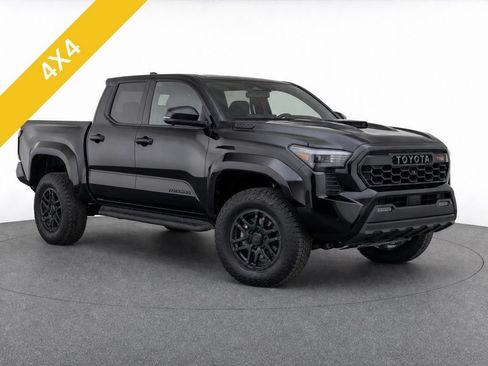 Used 2025 Toyota Tacoma TRD Sport w/ TRD Sport Upgrade Package AWD/4WD image 2