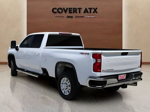 Used 2025 Chevrolet Silverado 2500 LT w/ Convenience Package AWD/4WD image 3