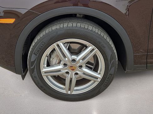 Used 2018 Porsche Cayenne S AWD/4WD image 11
