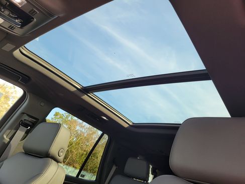 Used 2026 Chevrolet Tahoe Z71 w/ Comfort Package image 25