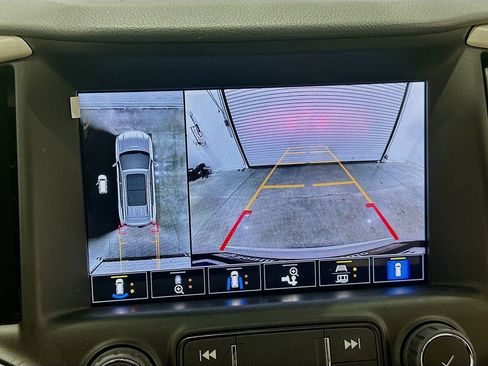 Used 2024 GMC Terrain Denali w/ Denali Premium Package AWD/4WD image 14
