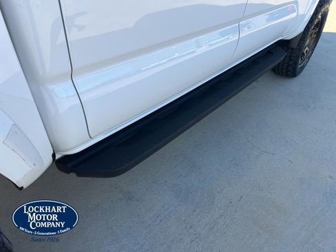 Used 2018 Toyota Tacoma TRD Sport w/ Technology Package image 24