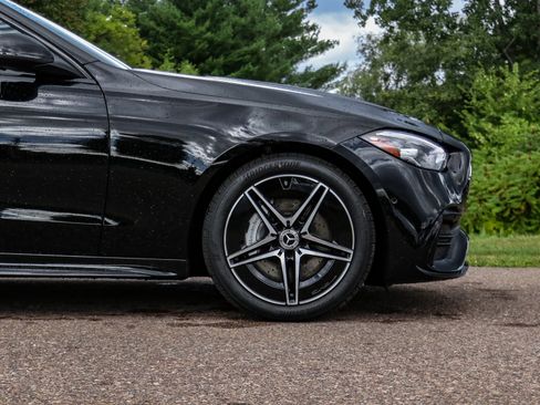 Used 2025 Mercedes-Benz C 300 4MATIC Sedan image 6