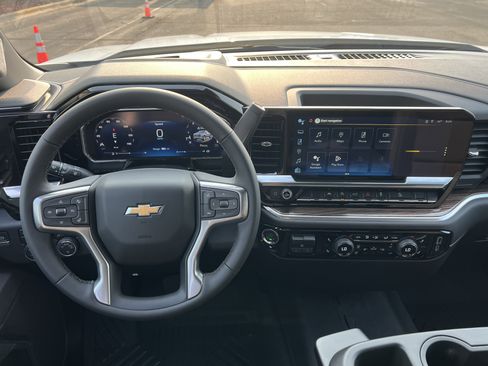 New 2026 Chevrolet Silverado 1500 LT w/ Z71 Off-Road Package image 5