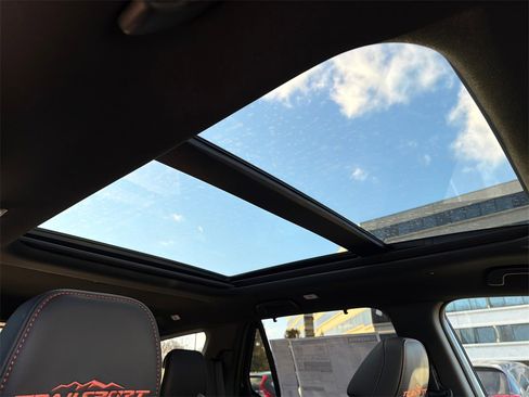 New 2025 Honda Pilot TrailSport image 12