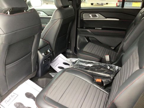 New 2026 Ford Explorer ST-Line w/ ST-Line Street Pack image 19