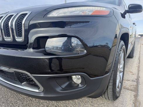 Used 2018 Jeep Cherokee Limited image 11