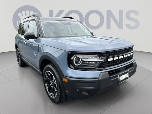 Certified 2025 Ford Bronco Sport Outer Banks w/ Outer Banks Tech Package+ AWD/4WD image 2