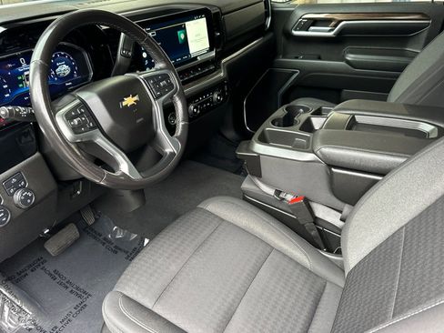 Used 2022 Chevrolet Silverado 1500 LT image 10