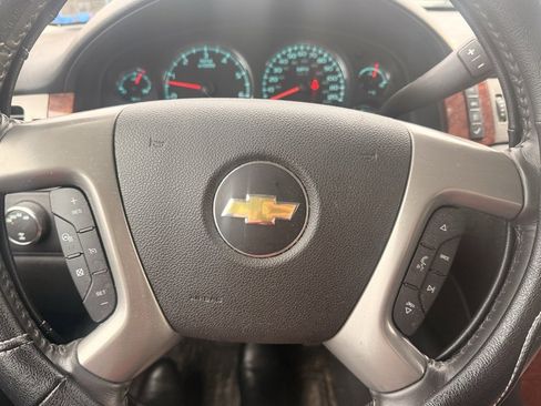 Used 2012 Chevrolet Avalanche LTZ image 9