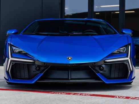 Used 2025 Lamborghini Revuelto AWD/4WD image 6