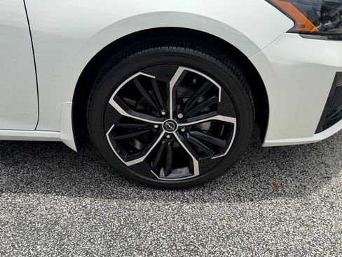 Certified 2024 Nissan Altima 2.5 SR AWD/4WD image 9