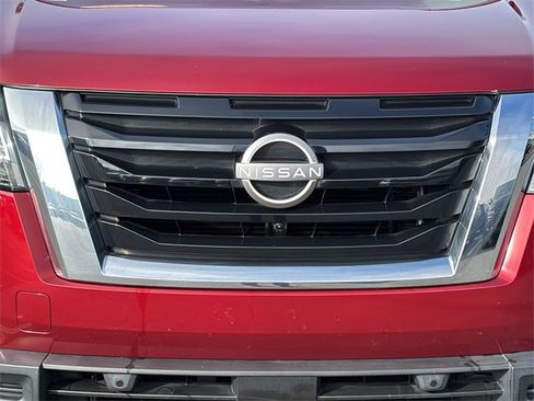 Used 2023 Nissan Pathfinder Platinum image 9