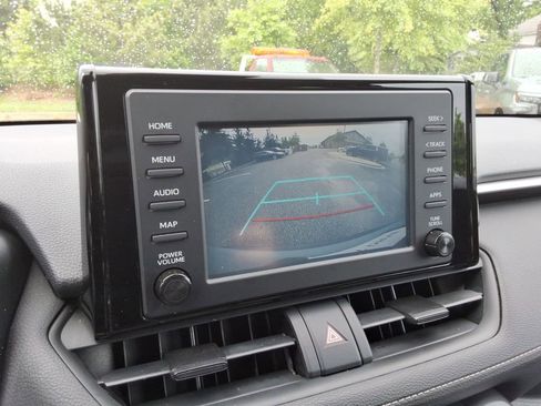 Used 2019 Toyota RAV4 XLE w/ Convenience Package FWD image 32
