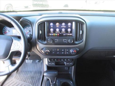 Used 2019 Chevrolet Colorado Z71 w/ Z71 Midnight Edition image 22