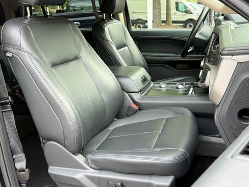 Used 2022 Ford Expedition XLT AWD/4WD image 10