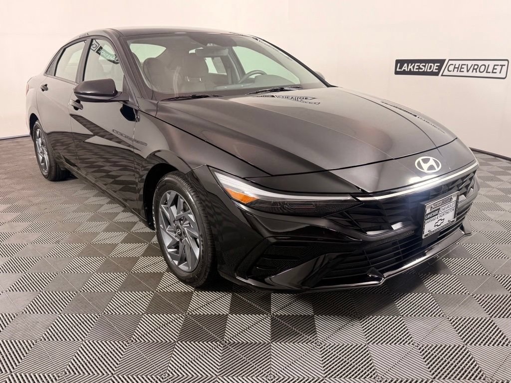 Used 2024 Hyundai Elantra SEL FWD image 8
