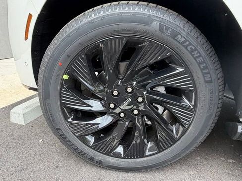 New 2025 Lincoln Navigator L Reserve w/ Jet Appearance Package image 9