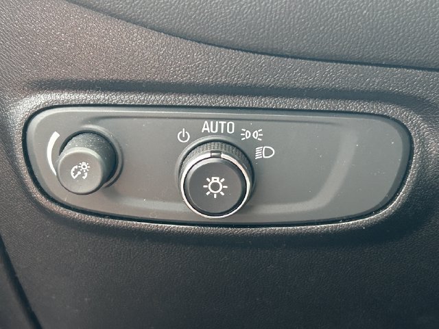 Used 2019 Chevrolet Equinox LT FWD image 23