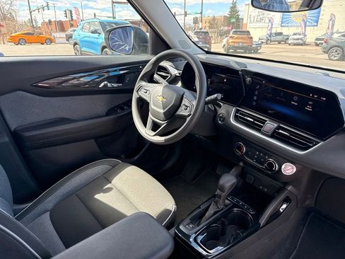 Used 2025 Chevrolet TrailBlazer LS w/ LS Convenience Package AWD/4WD image 35