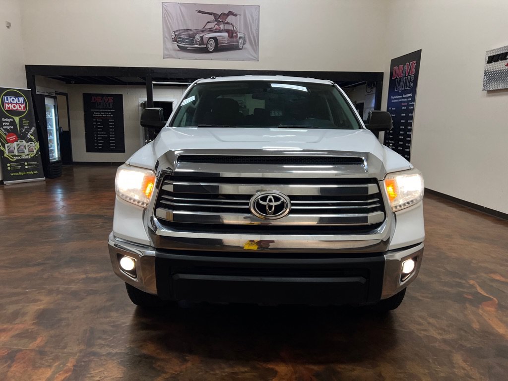 Used 2017 Toyota Tundra SR5 AWD/4WD image 4