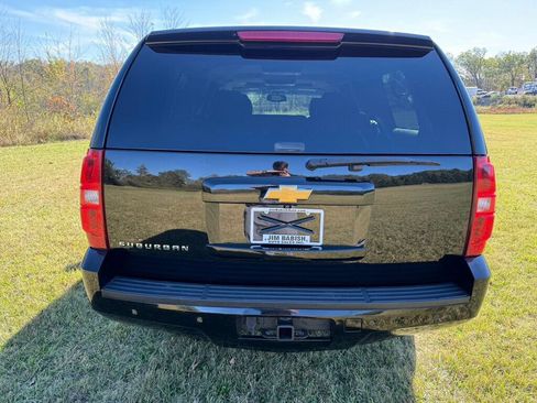 Used 2014 Chevrolet Suburban LT w/ Luxury Package image 4