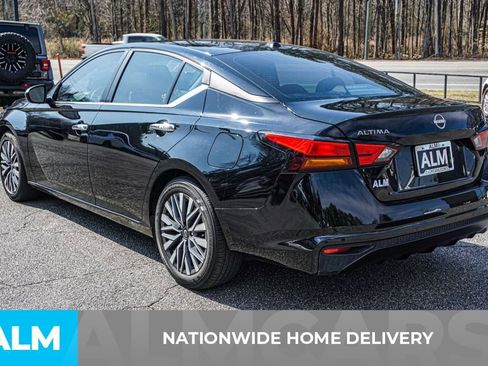 Used 2024 Nissan Altima 2.5 SV image 5