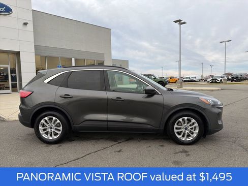 Certified 2020 Ford Escape SE image 2