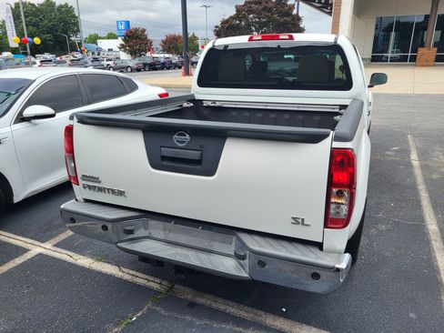 Used 2013 Nissan Frontier SL RWD image 5