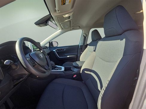 Certified 2025 Toyota RAV4 LE image 20