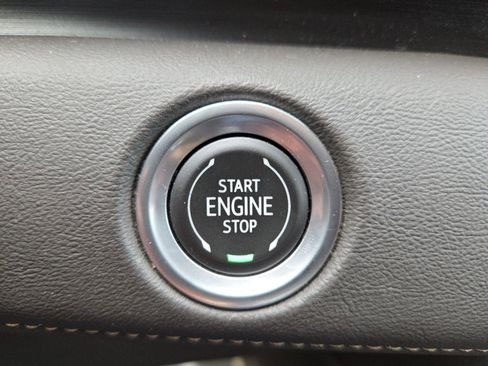Used 2021 Cadillac Escalade Premium Luxury AWD/4WD image 11