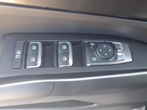 Certified 2026 Kia Sorento S FWD image 7
