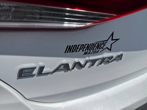 Used 2018 Hyundai Elantra Value Edition FWD image 31