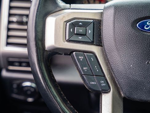 Certified 2018 Ford F150 Platinum w/ Equipment Group 701A Luxury image 29