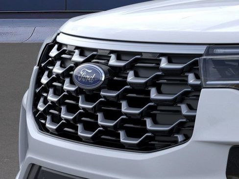 New 2026 Ford Explorer Platinum w/ LUX Leather Package image 17