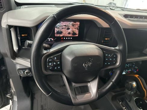 Used 2023 Ford Bronco Badlands image 10